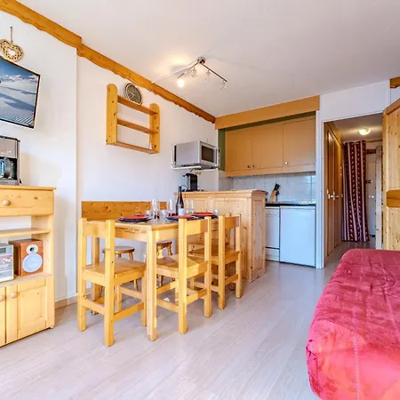 Апартаменты Charming 6-person Flat - Heart Of Val Thorens, 3 Vallees Area Валь-Торанс